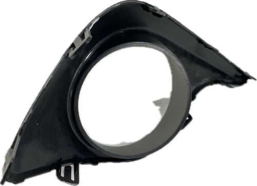 2011-2013 TOYOTA HIGHLANDER LT Front bumper insert image 2